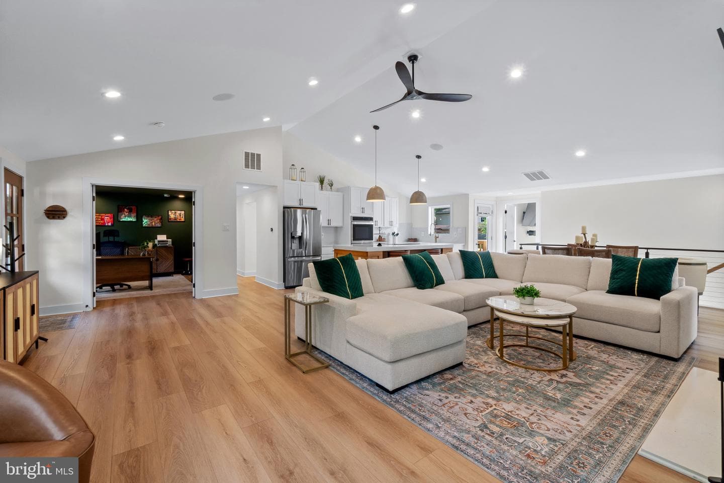 428 Royal Beach Road photo 5