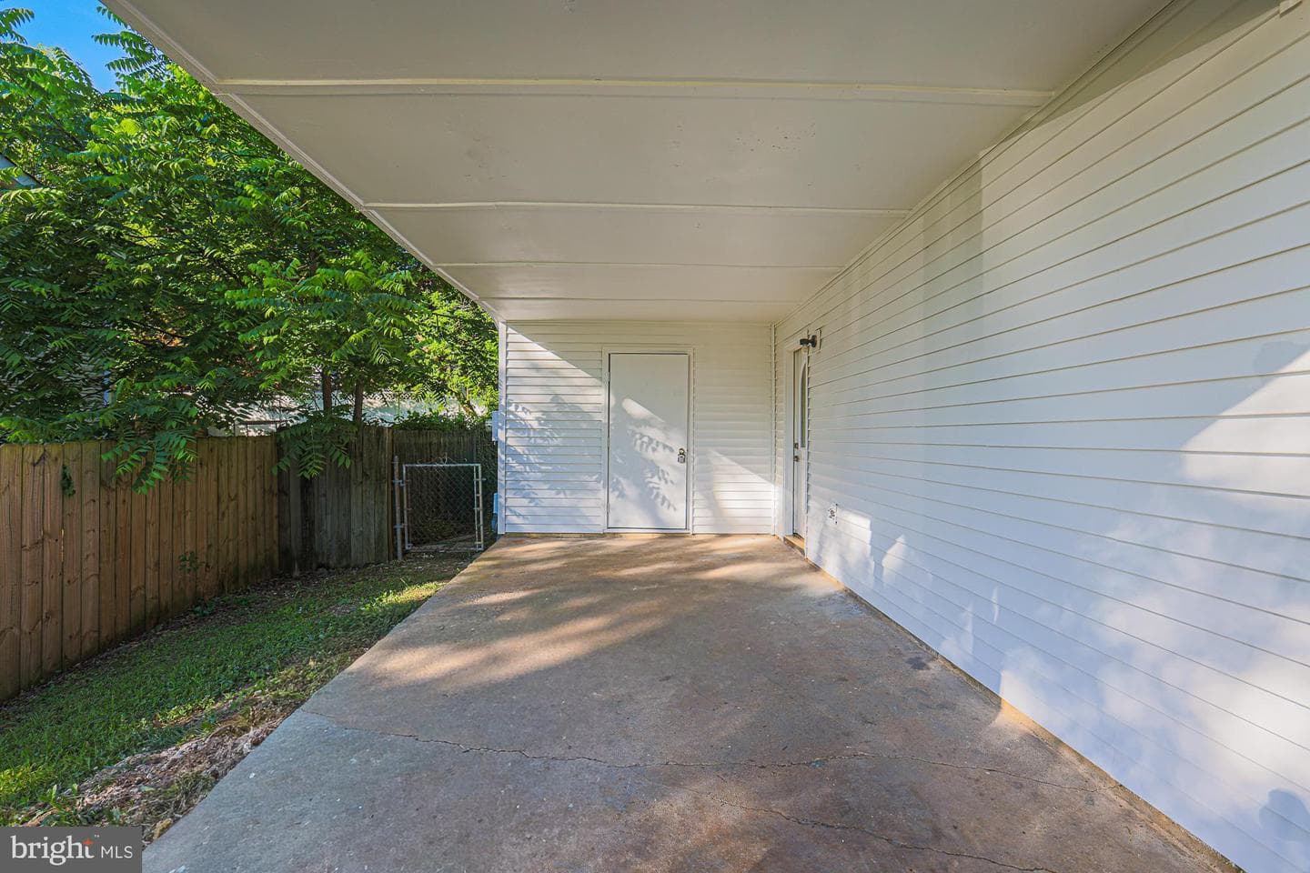 1327 Farrara Drive photo 3