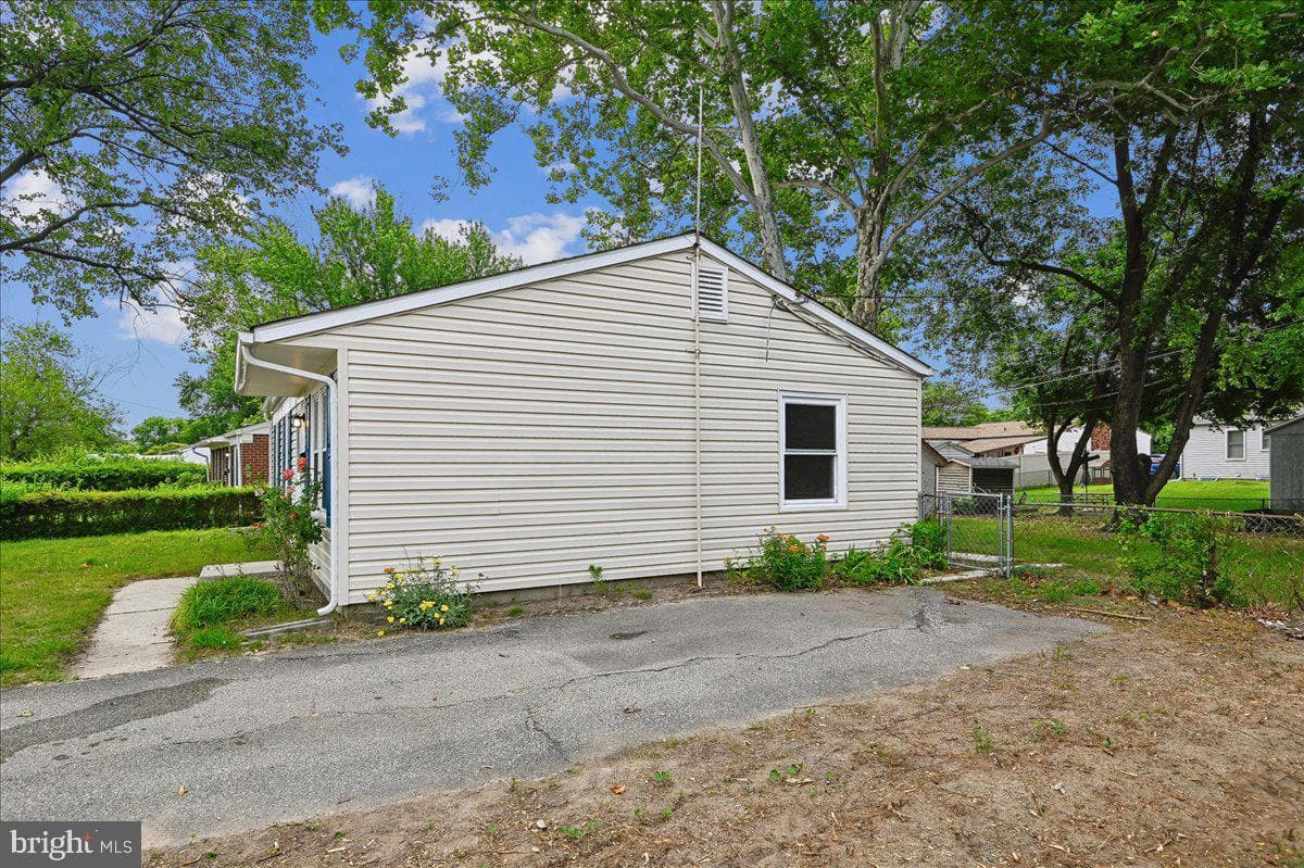 1015 Dumbarton Rd photo 4