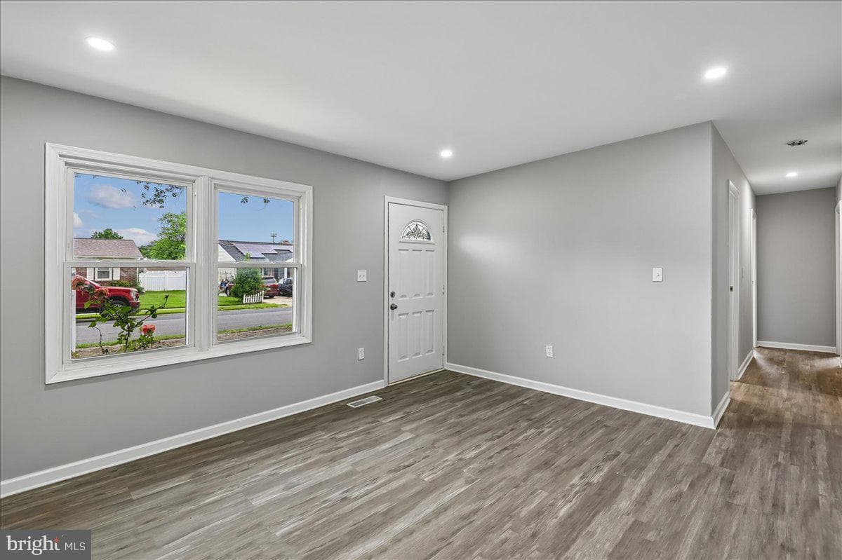 1015 Dumbarton Rd photo 8
