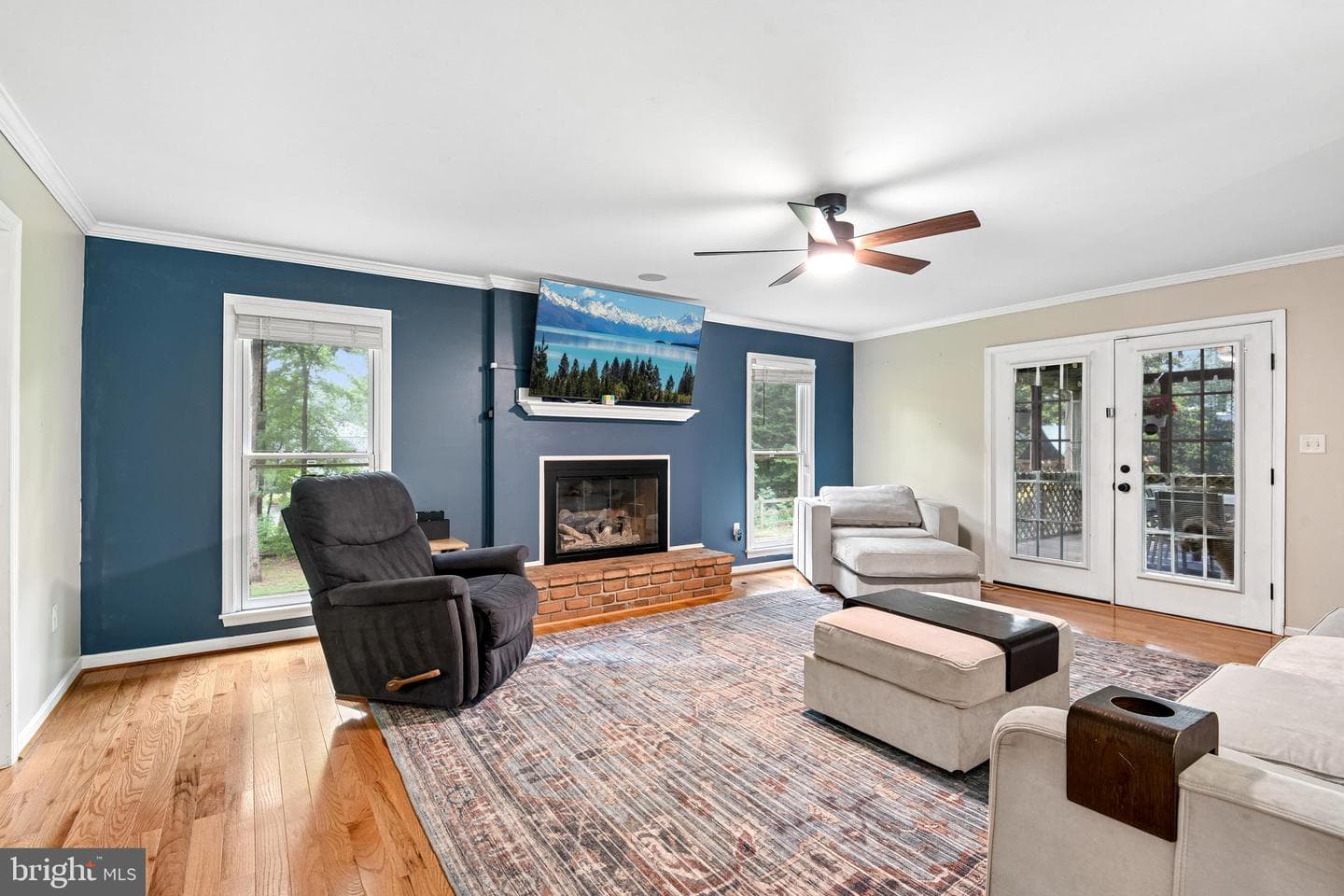 234 Ambleside Drive photo 2