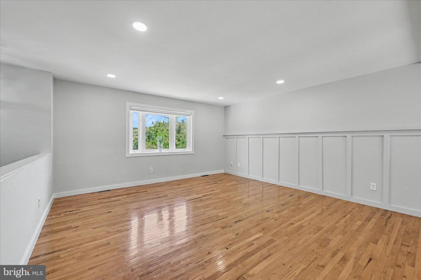 401 Grove Ridge Court photo 4