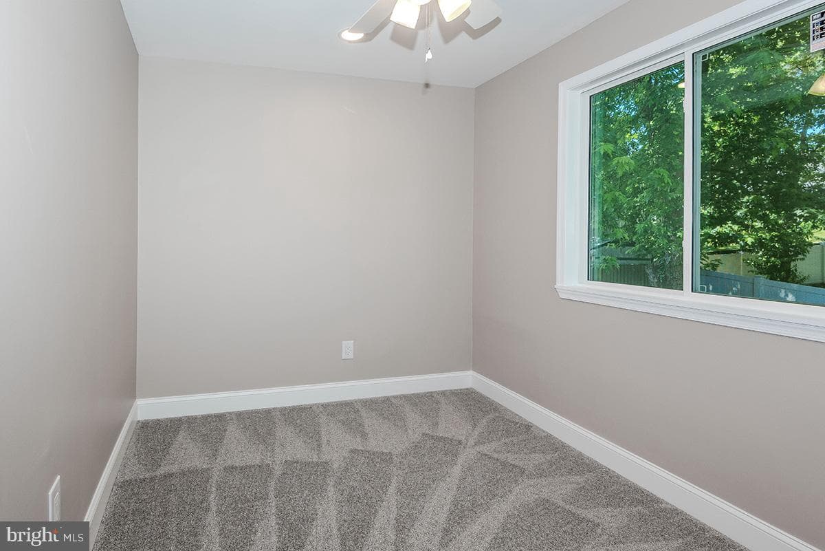 7730 Middlegate Court photo 24