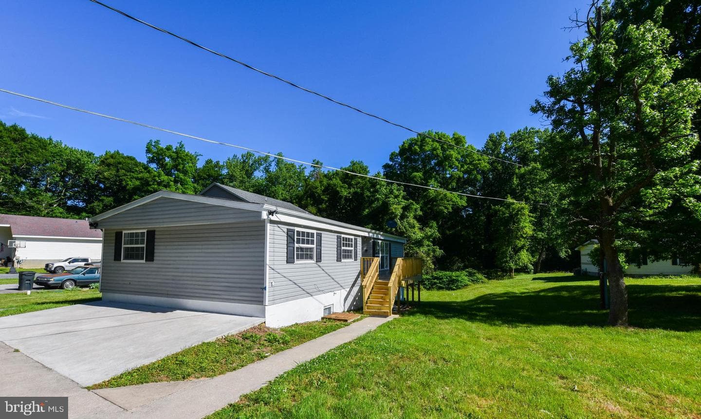 356 Forest Beach Road photo 1