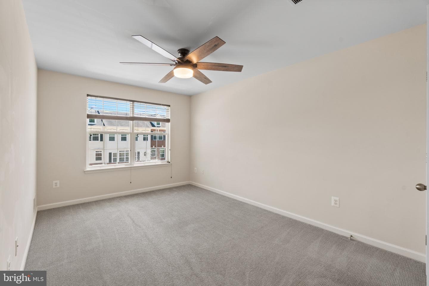 722 Hidden Oak photo 22