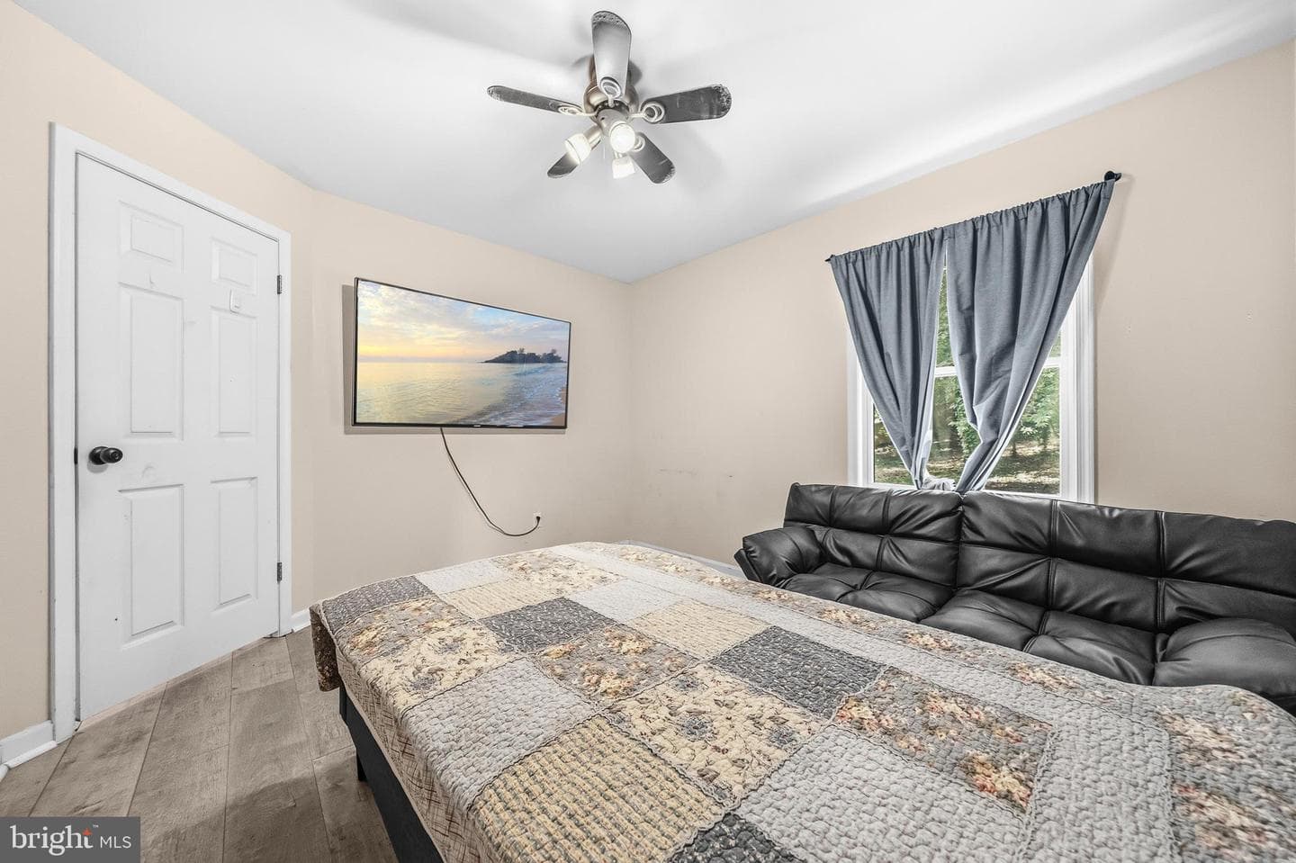 907 Golden Eye Court photo 27