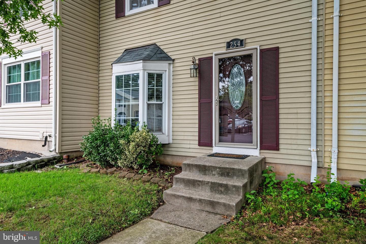 254 Chalet Circle W photo 5