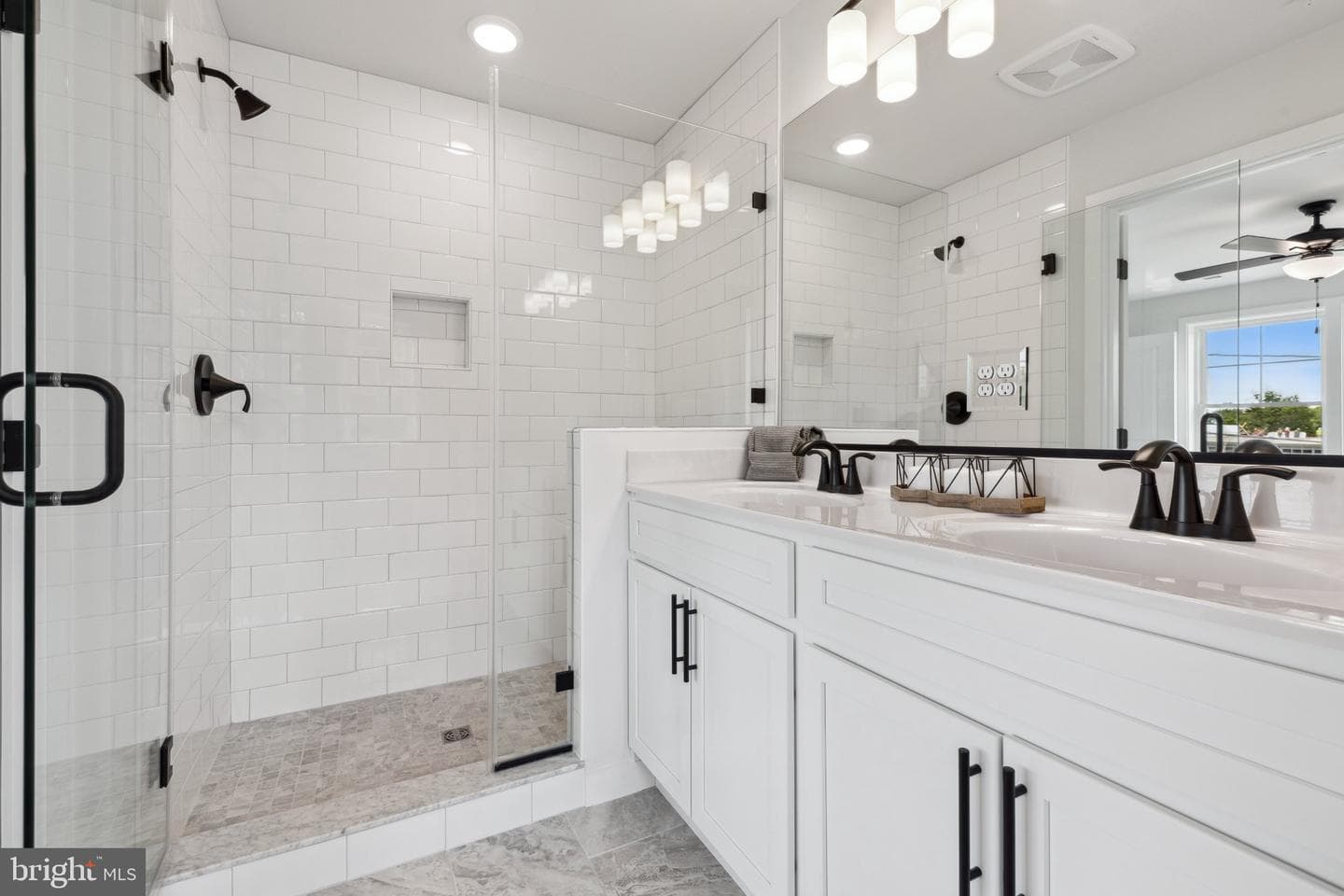 1003 Henry Avenue photo 12
