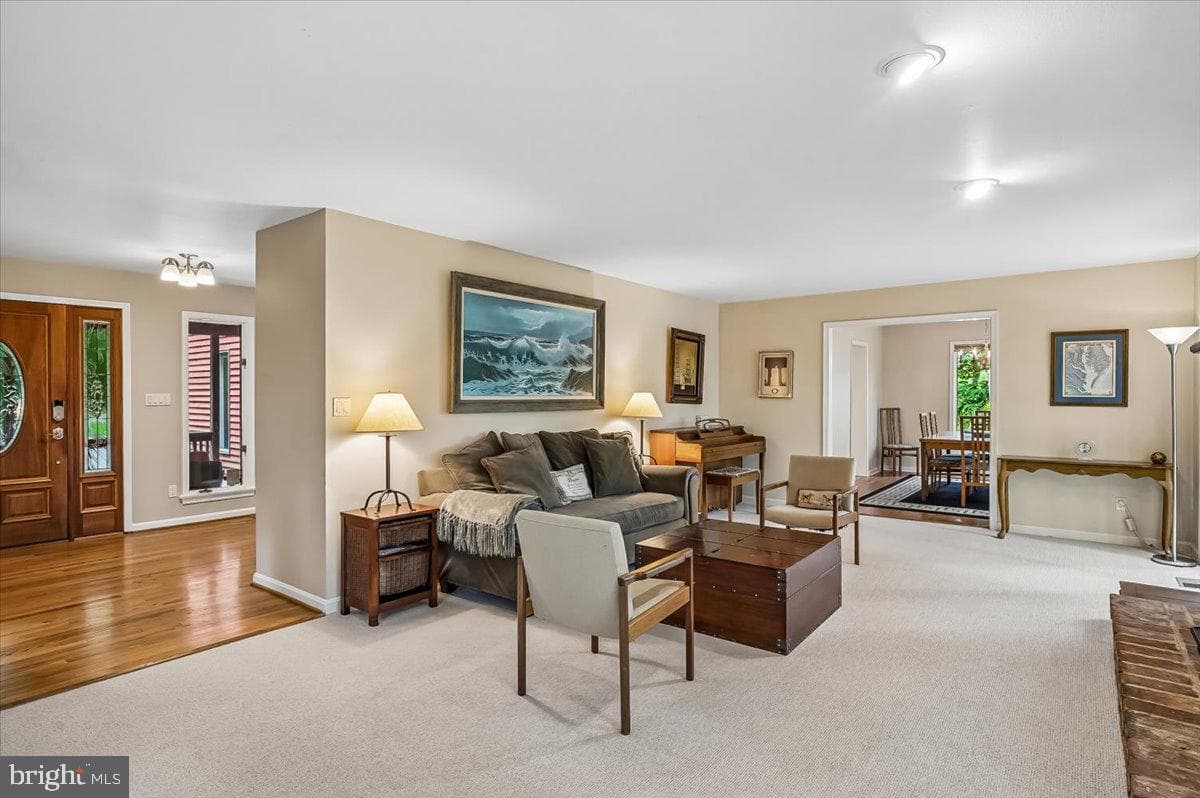 120 Kingswood Road photo 10