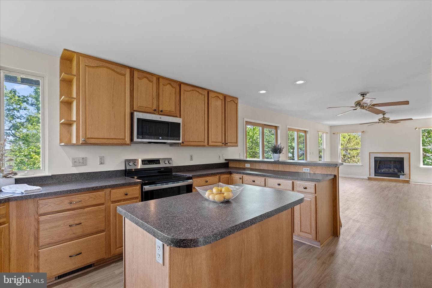 5523 Ilchester Street photo 10