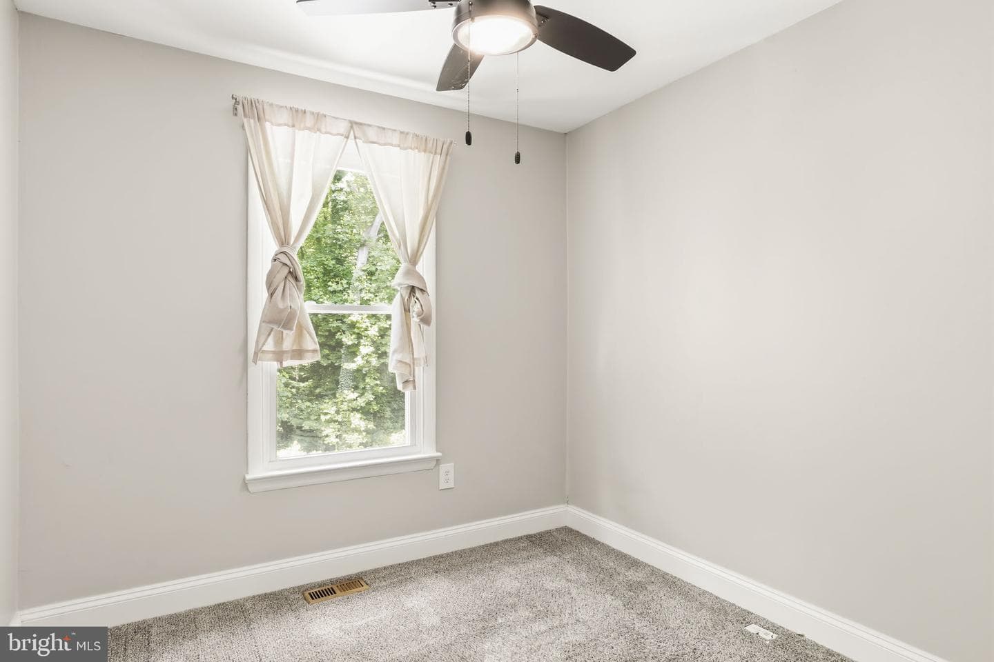 1418 Foxwood Court photo 15
