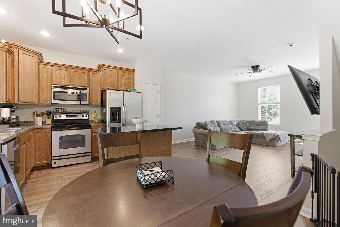 7736 Timbercross Lane photo 11