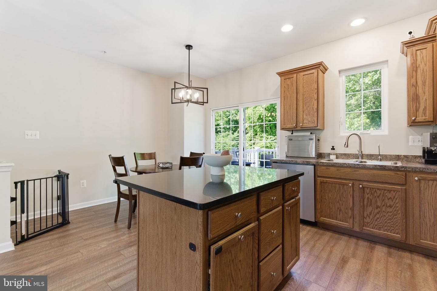 7736 Timbercross Lane photo 15