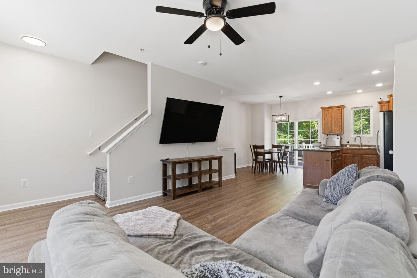 7736 Timbercross Lane photo 8