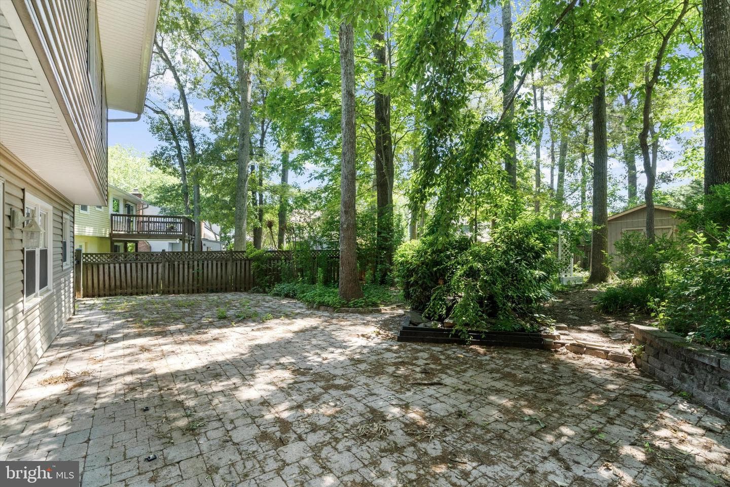 446 Fairford Court photo 29
