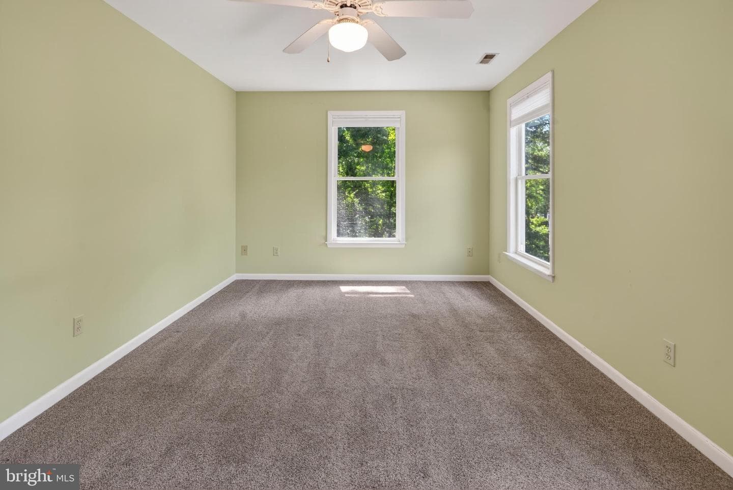 607 Overhill Drive photo 18