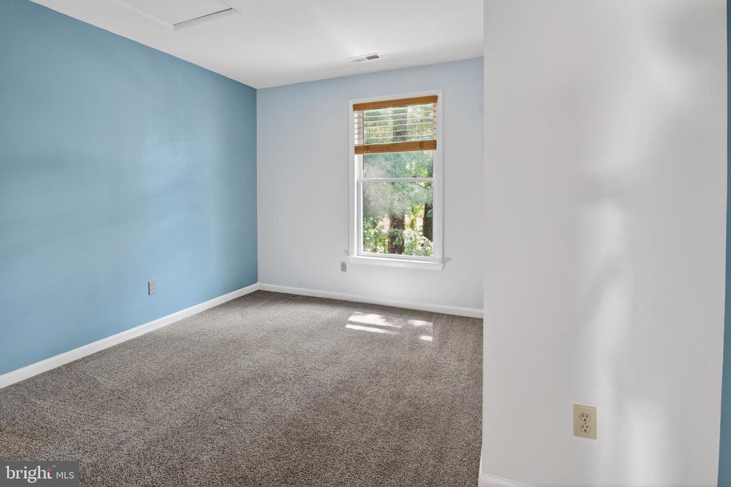 607 Overhill Drive photo 22