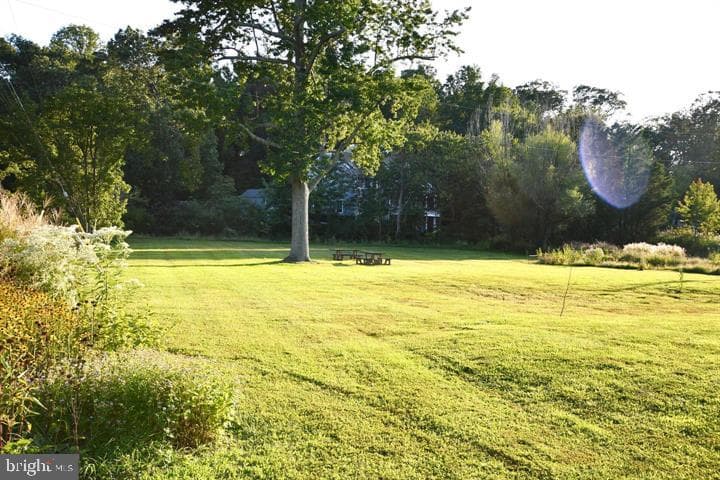 607 Overhill Drive photo 32