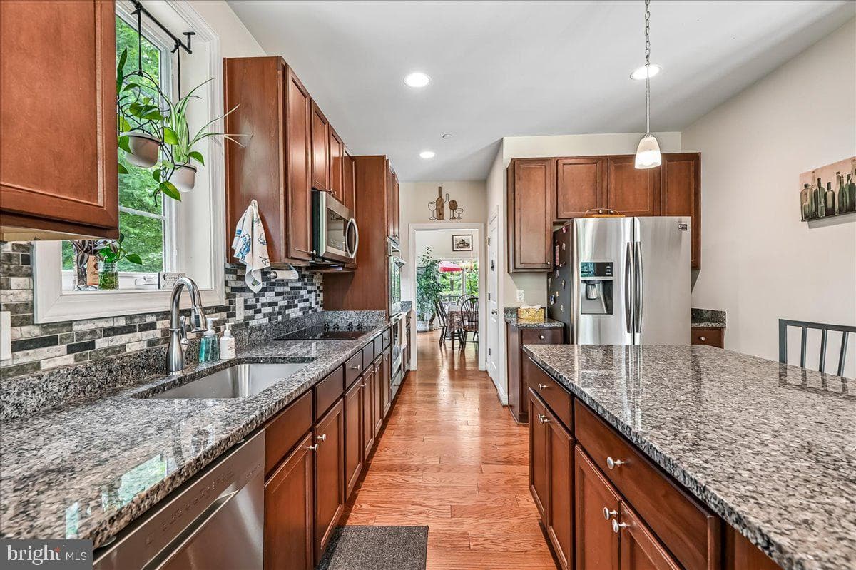 1457 Gilbert Road photo 18