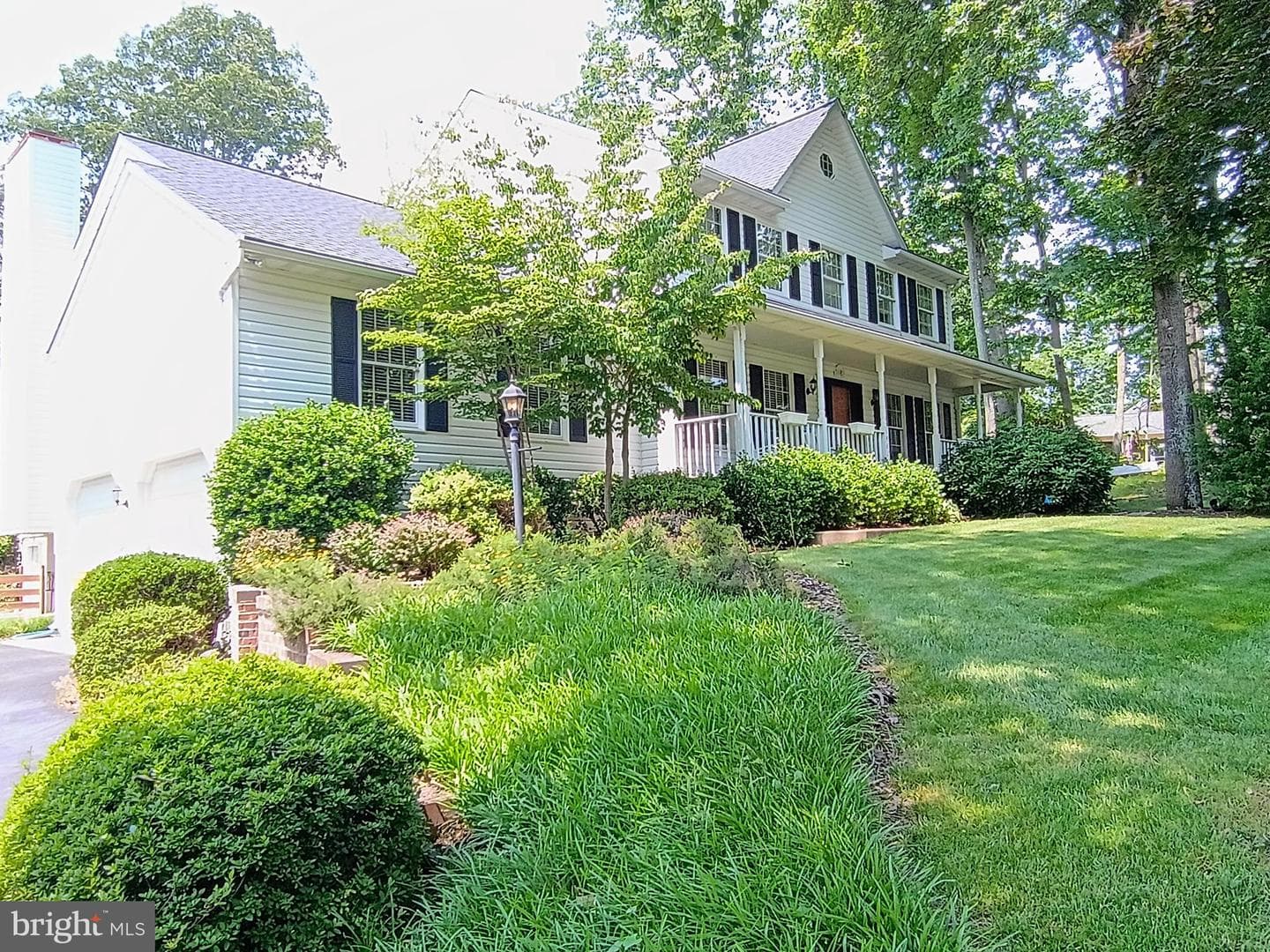 1482 Westcliff Drive photo 3