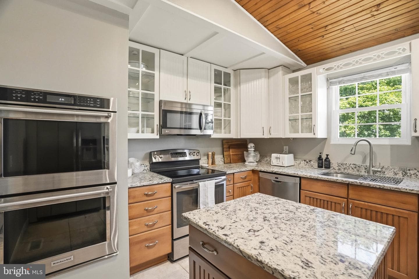807 Oakwood Road photo 11