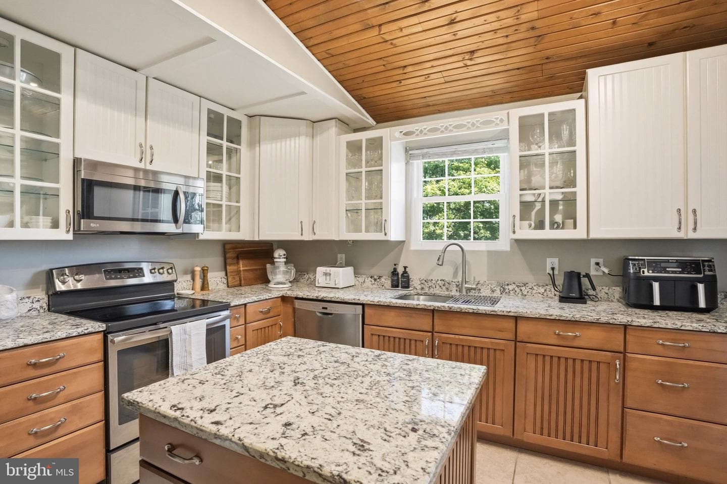 807 Oakwood Road photo 12