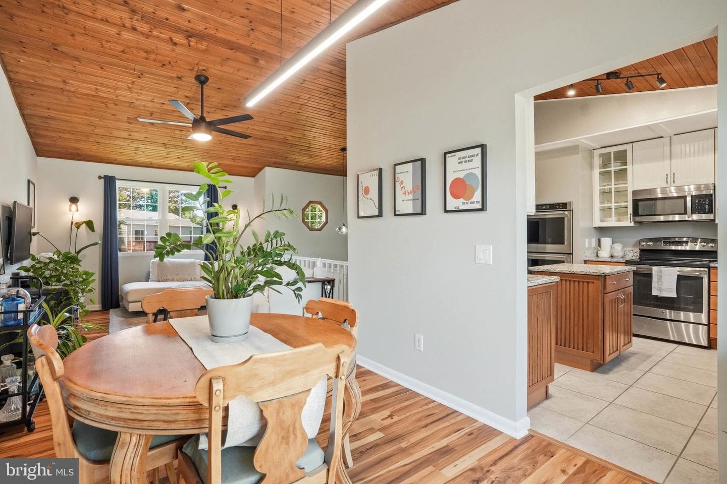 807 Oakwood Road photo 8