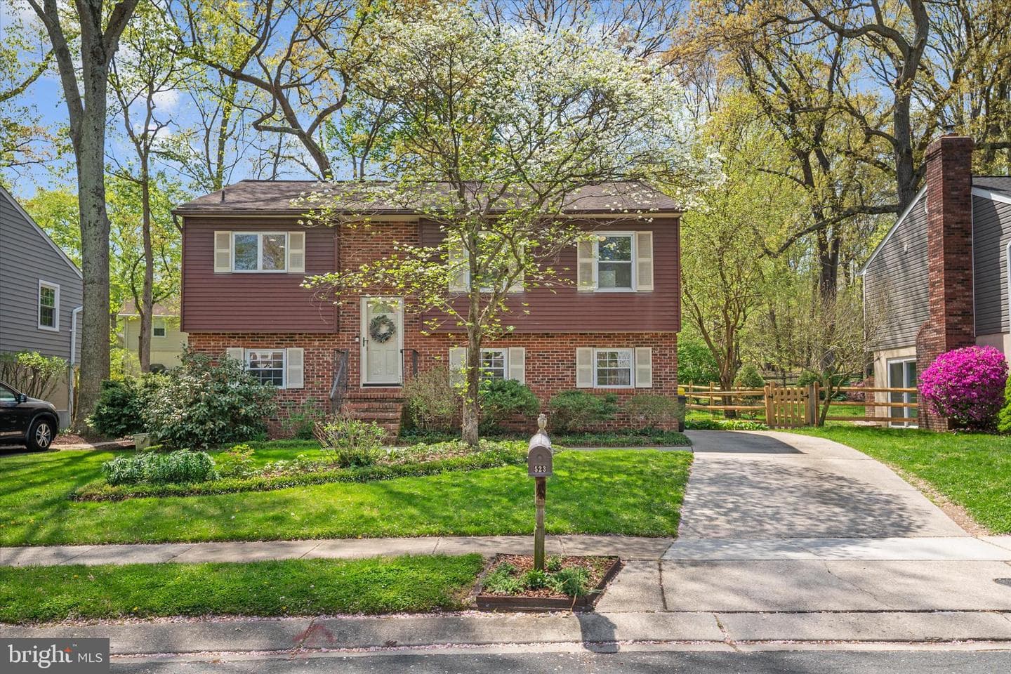 523 Benforest Drive W photo 1