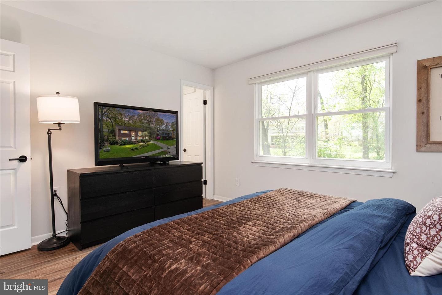 523 Benforest Drive W photo 17