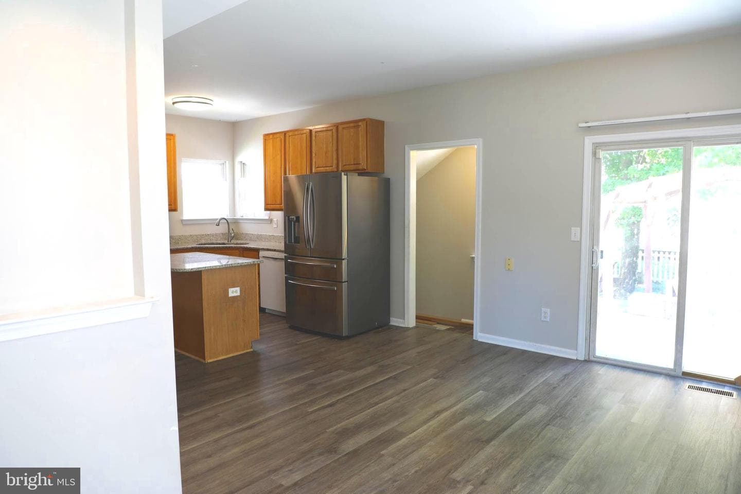 65 Lawrence Avenue photo 12