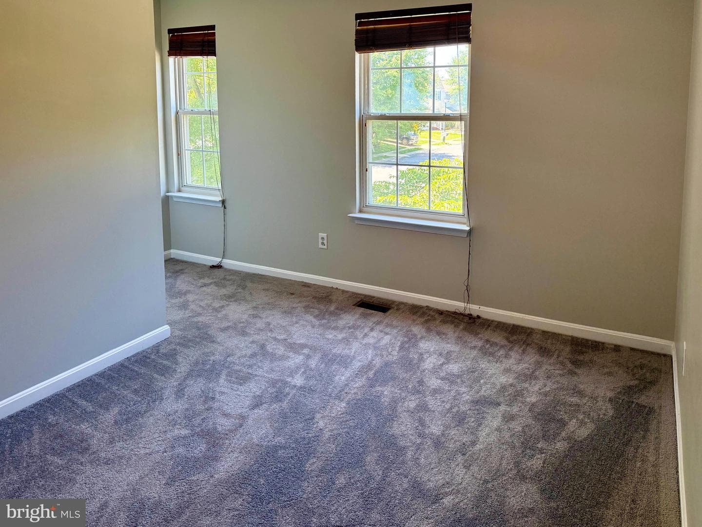 65 Lawrence Avenue photo 14
