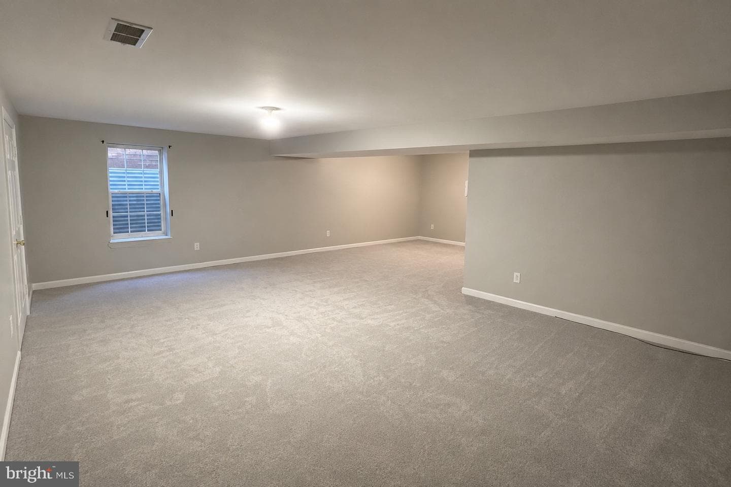 65 Lawrence Avenue photo 23