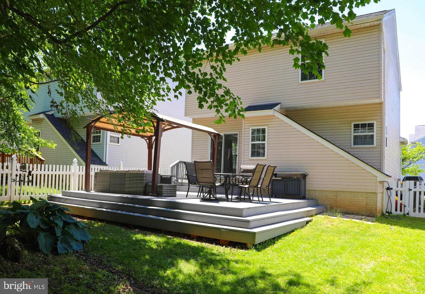 65 Lawrence Avenue photo 26