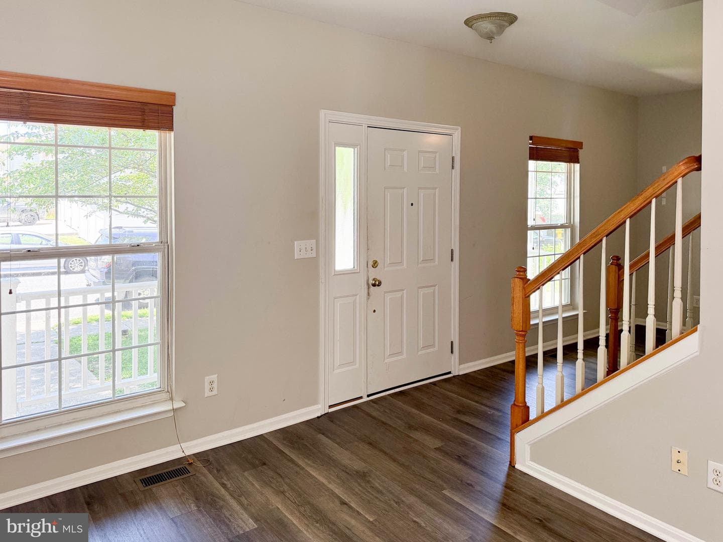 65 Lawrence Avenue photo 5