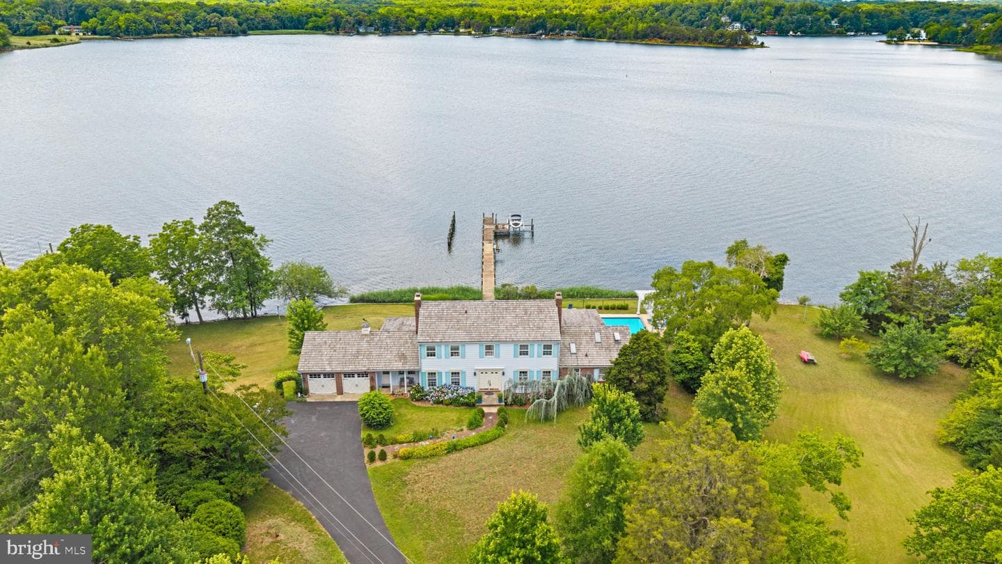 1552 Widows Mite Road, Edgewater