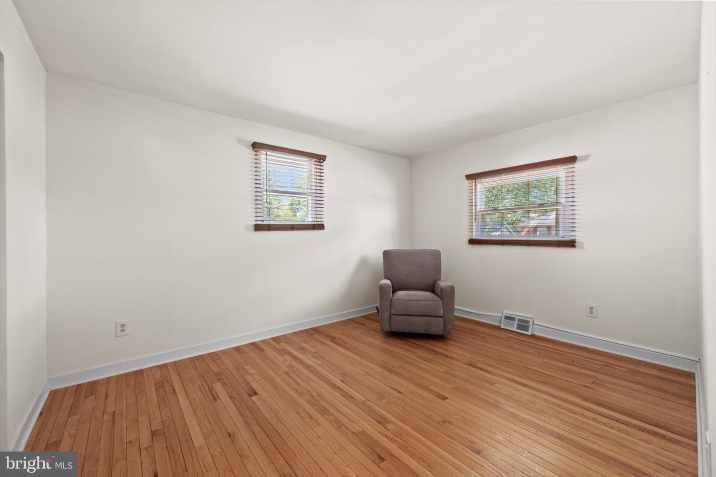 7960 Pipers Path photo 19