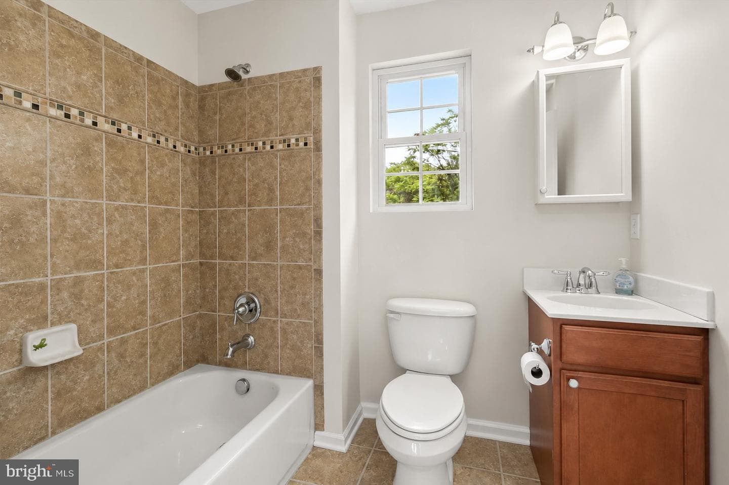 305 Bishop Avenue photo 33