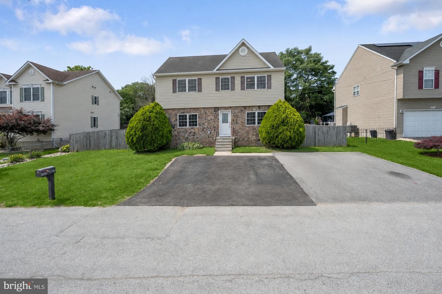 305 Bishop Avenue photo 9