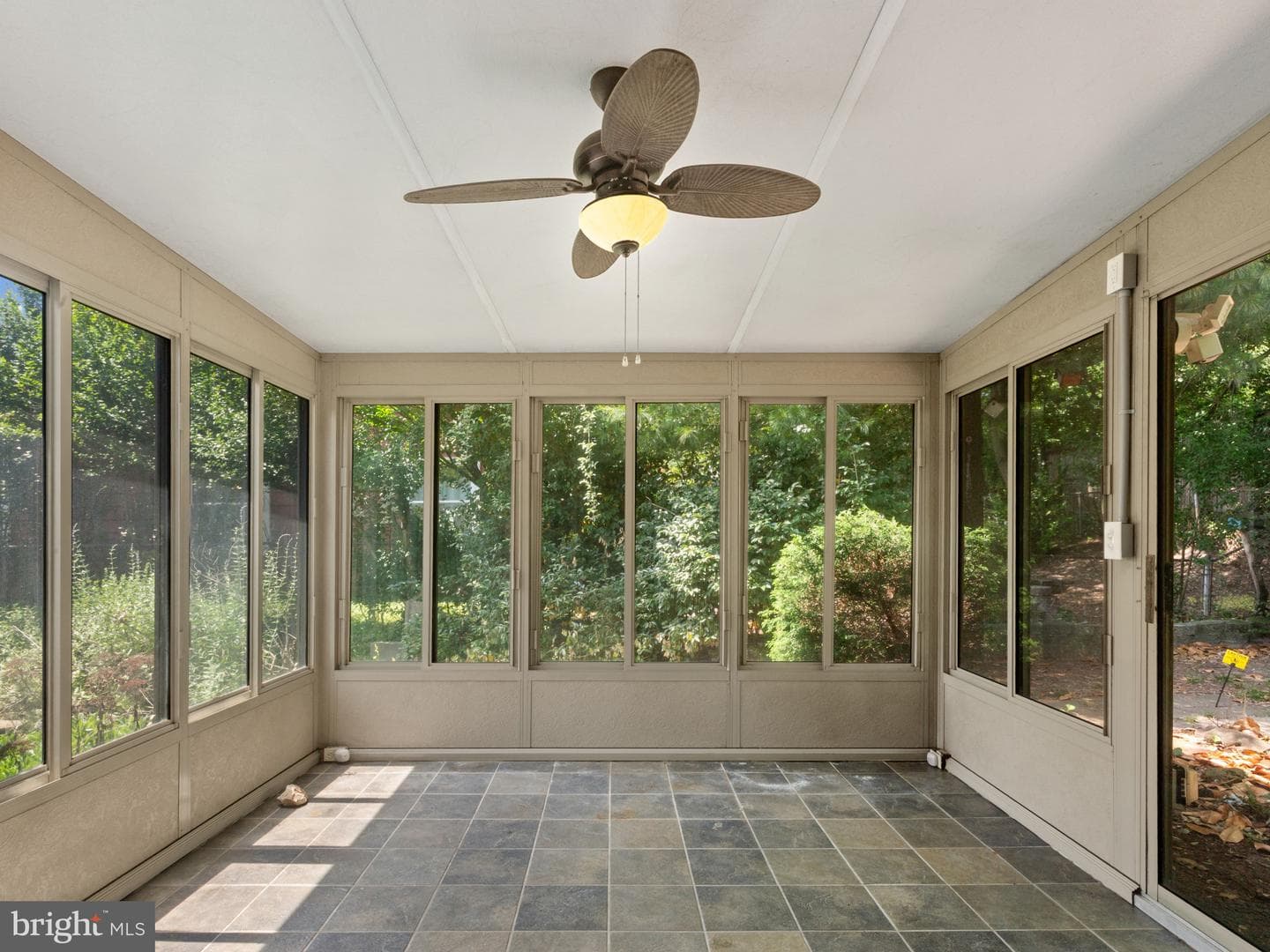 1933 Huguenot Place photo 18