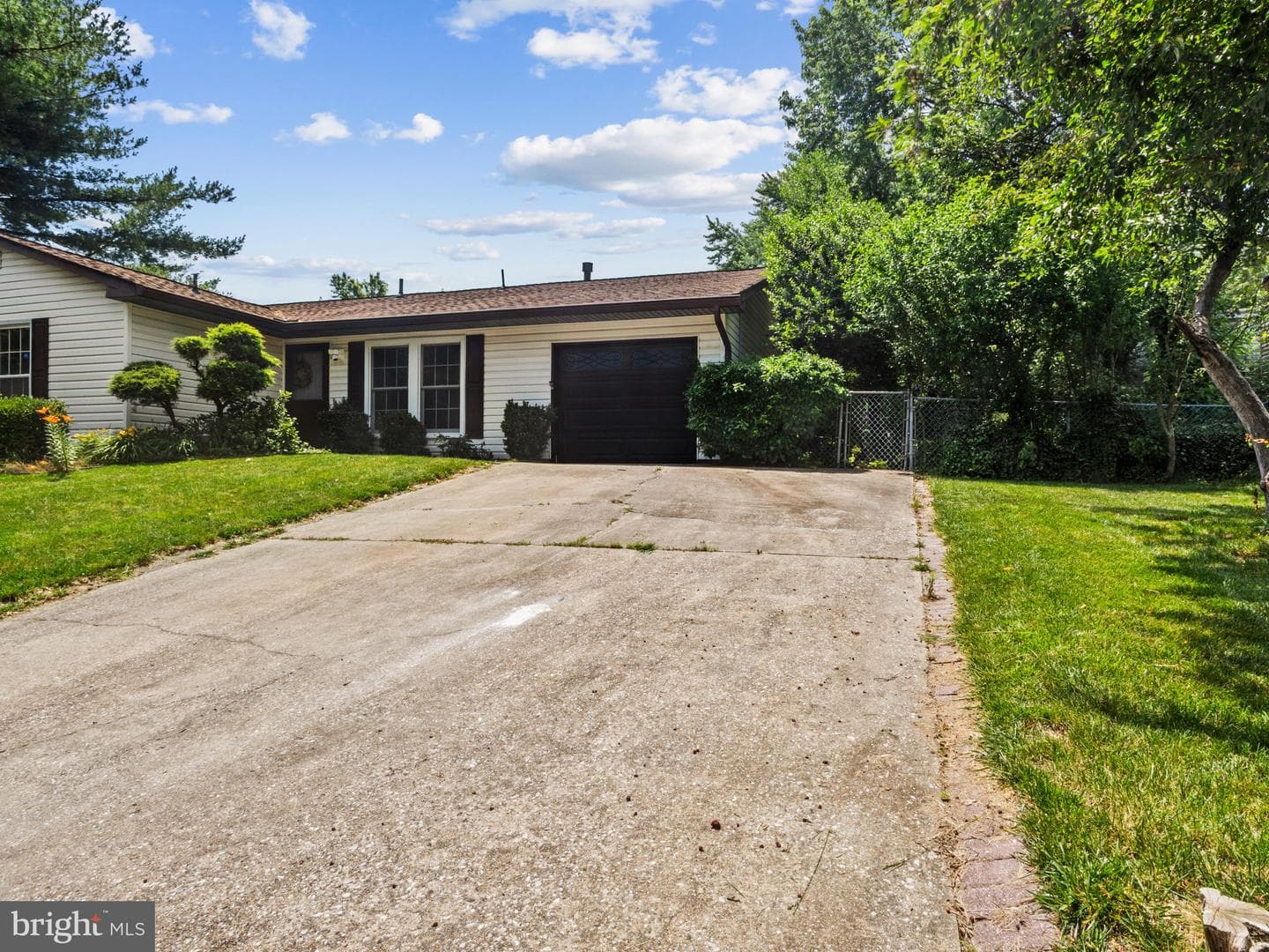 1933 Huguenot Place photo 3