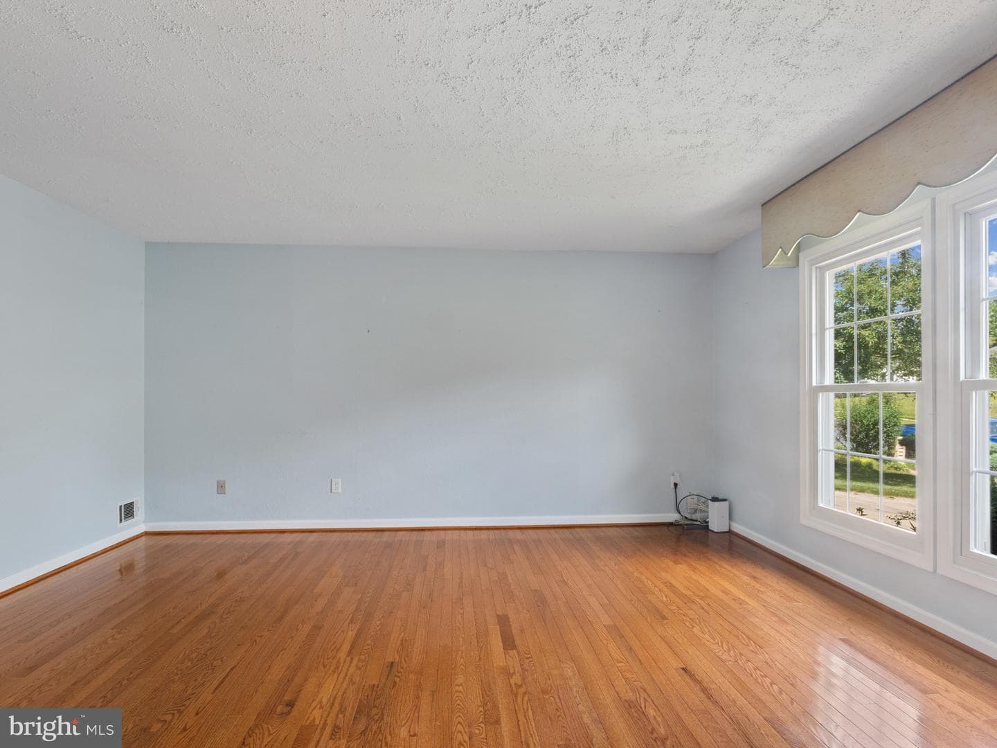 1933 Huguenot Place photo 7