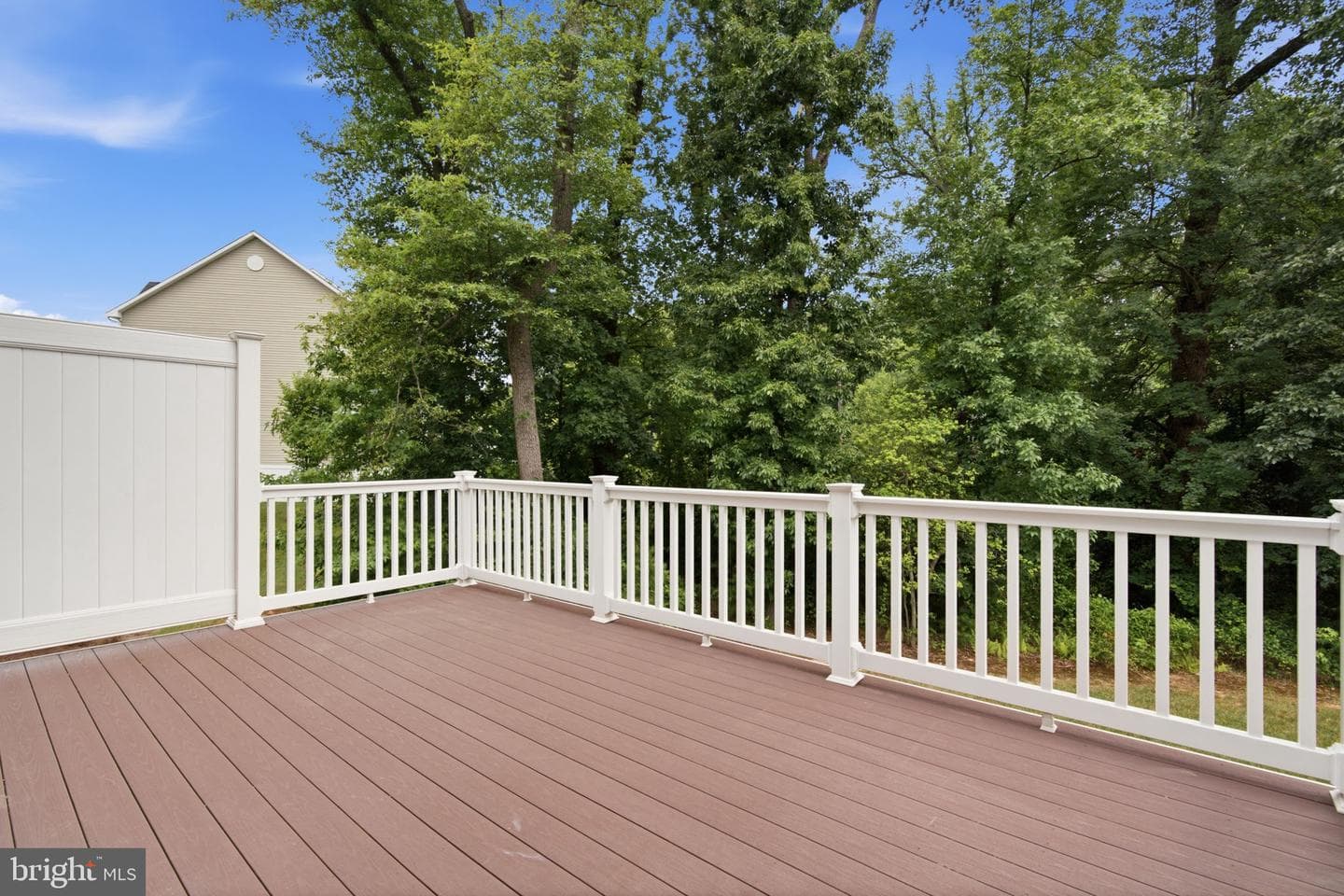 1335 Hawthorn Drive photo 21