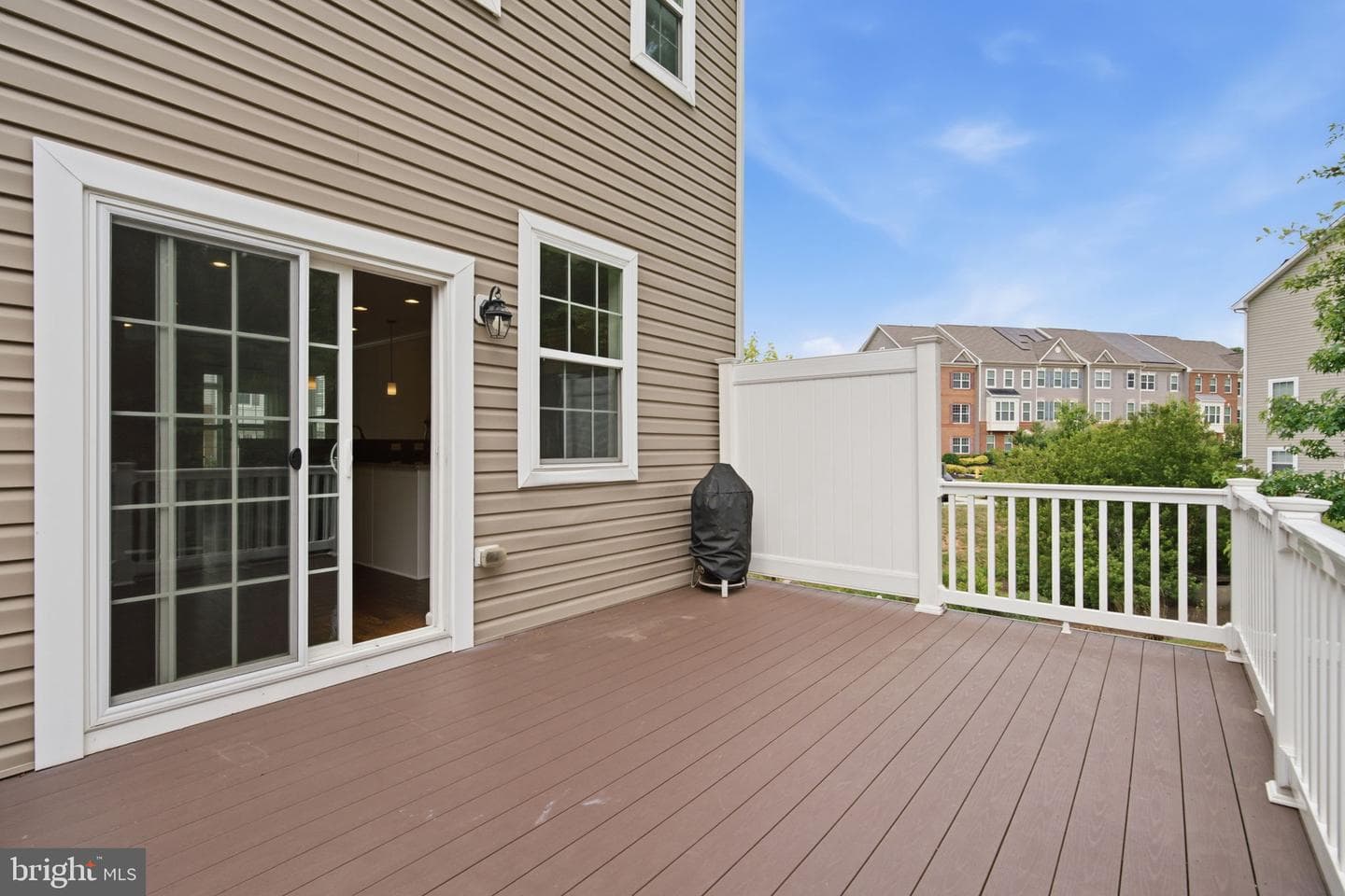 1335 Hawthorn Drive photo 23