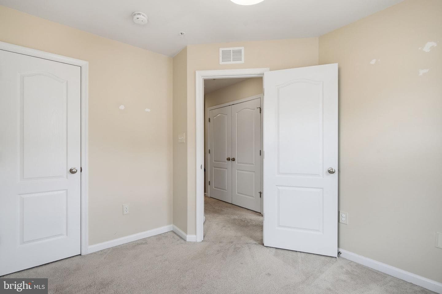 1335 Hawthorn Drive photo 31