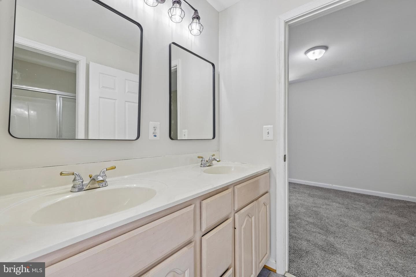 683 Powhatan Beach Road photo 42