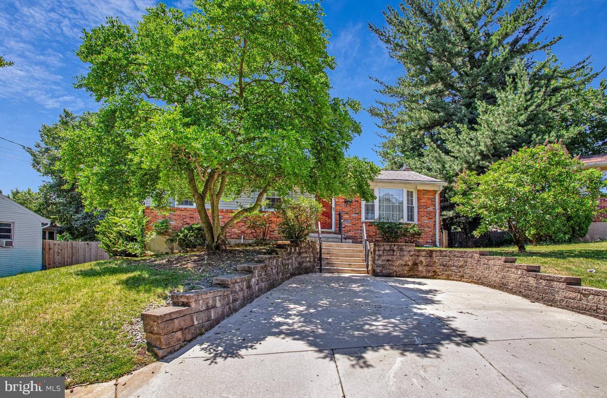 409 Elm Avenue photo 1