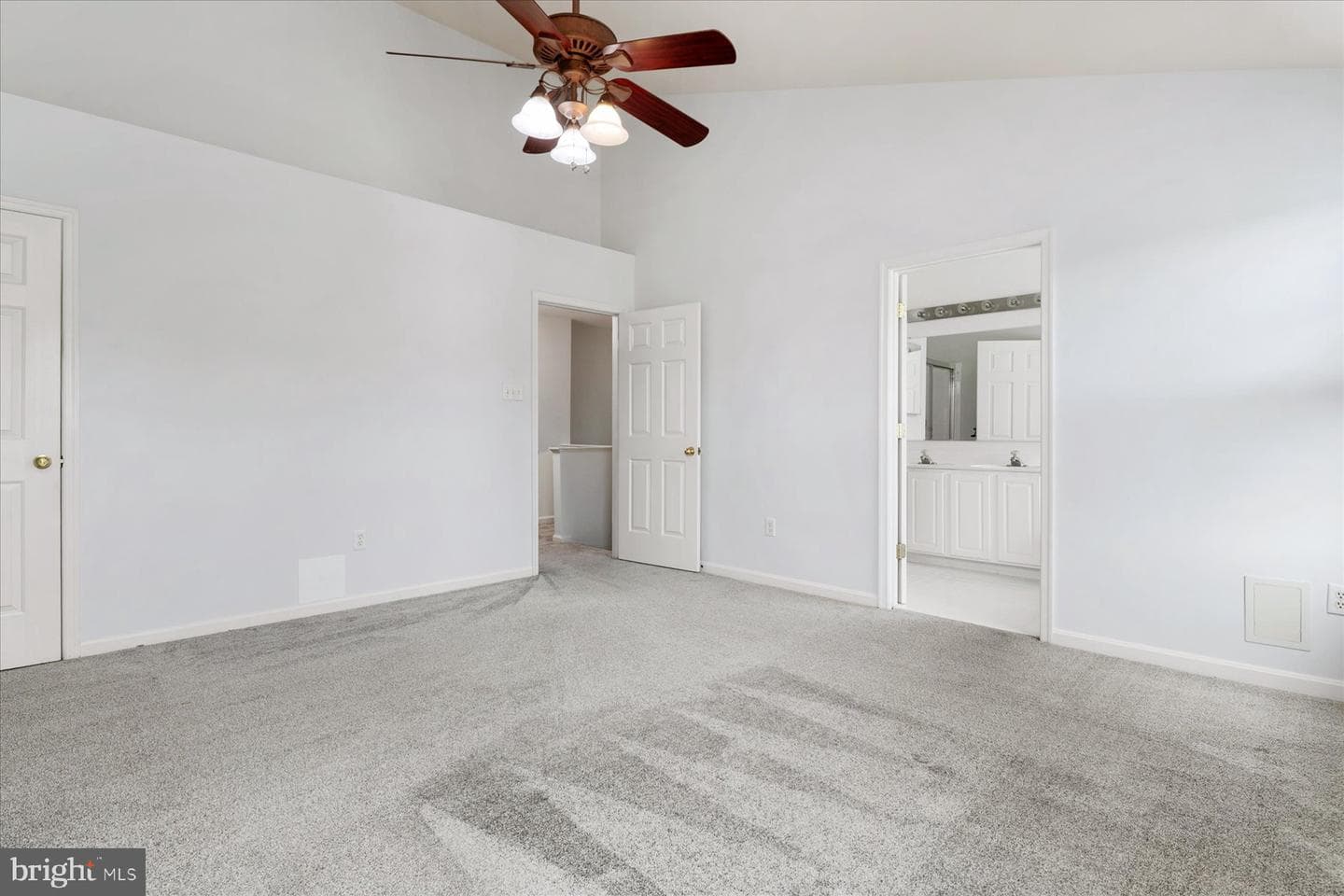 1020 Meandering Way photo 16