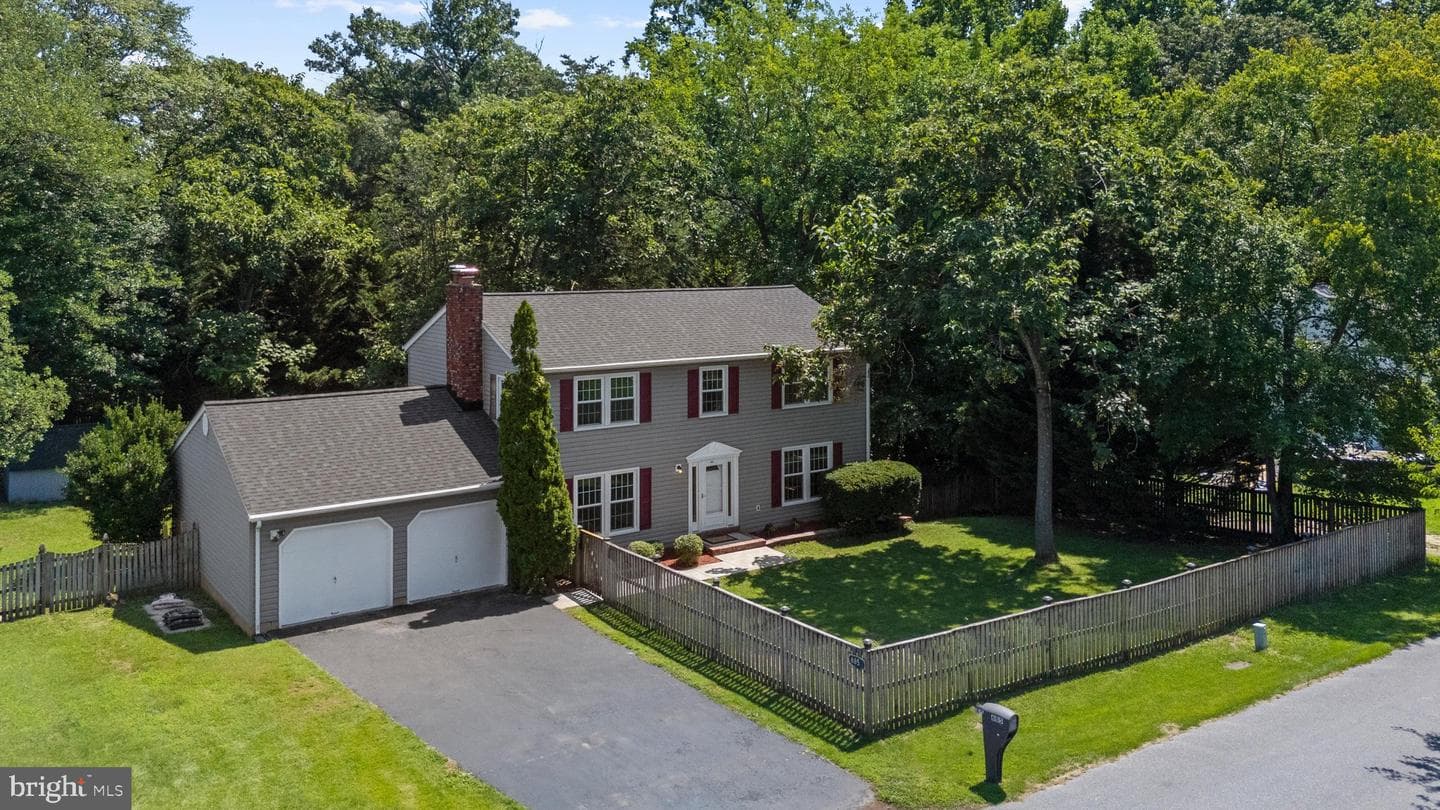 685 207th Street photo 3