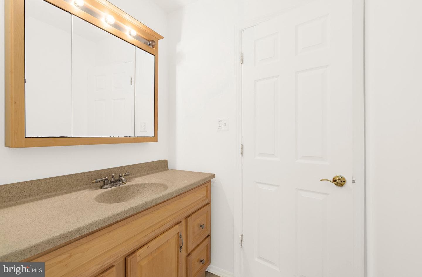 685 207th Street photo 35