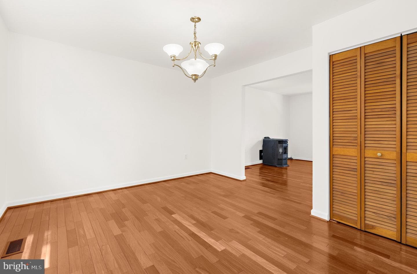 685 207th Street photo 8